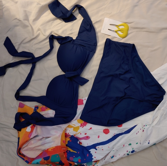 Swim Suit Set Size Small - Picture 2 of 3